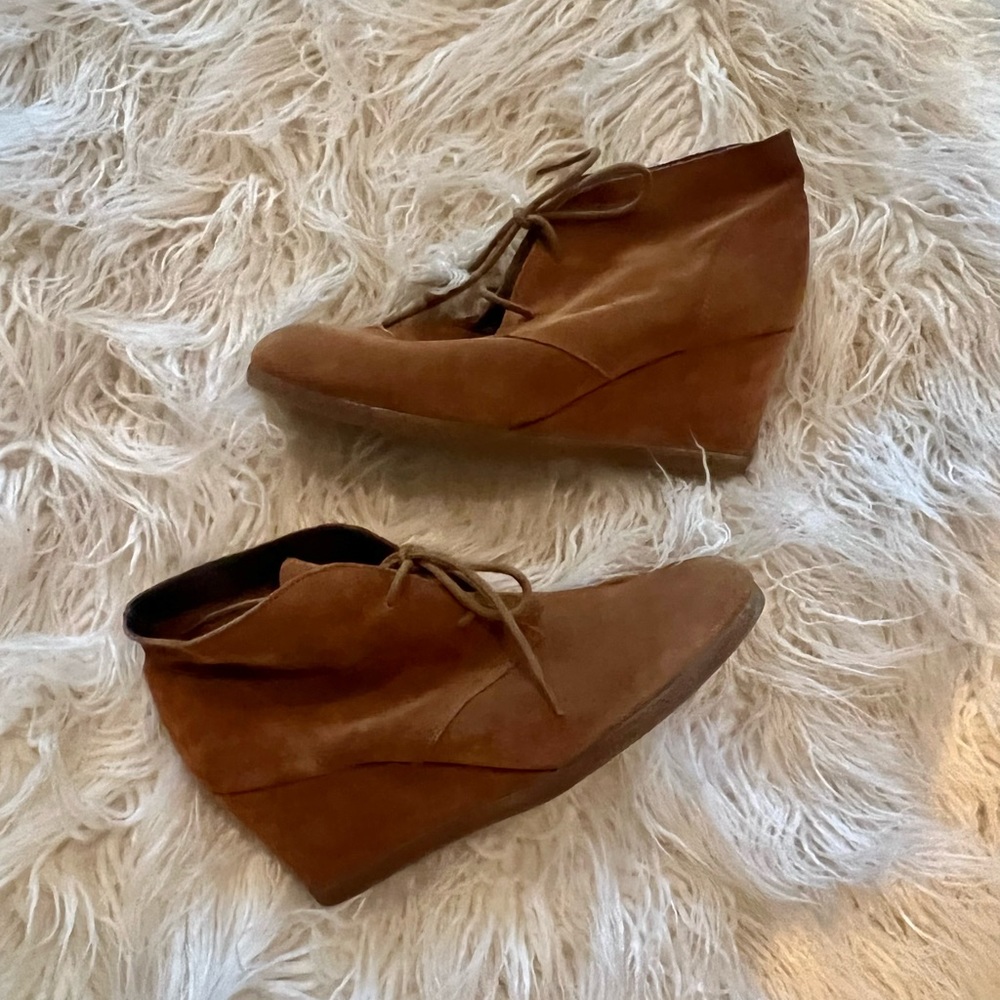 Steve Madden lace up suede booties size 10